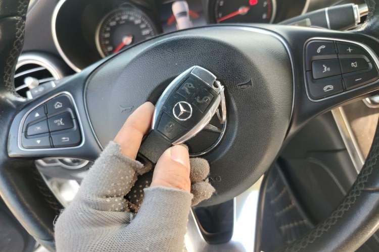Used Mercedes-Benz GLC 2019 GLC 300 L 4MATIC Dynamic Model Vehicle Key