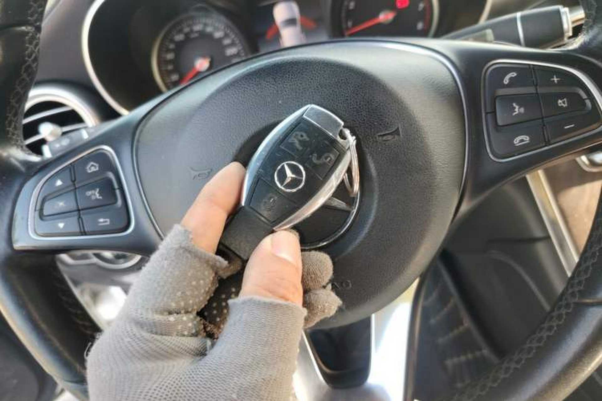 Used Mercedes-Benz GLC 2019 GLC 300 L 4MATIC Dynamic Model Vehicle Key