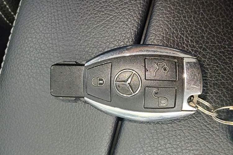 Used Mercedes-Benz GLC 2019 GLC 260 L 4MATIC Dynamic Model Vehicle Key