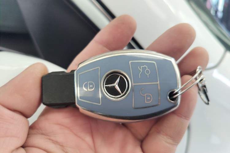 Used Mercedes-Benz GLC 2019 GLC 260 L 4MATIC Luxury Model Vehicle Key