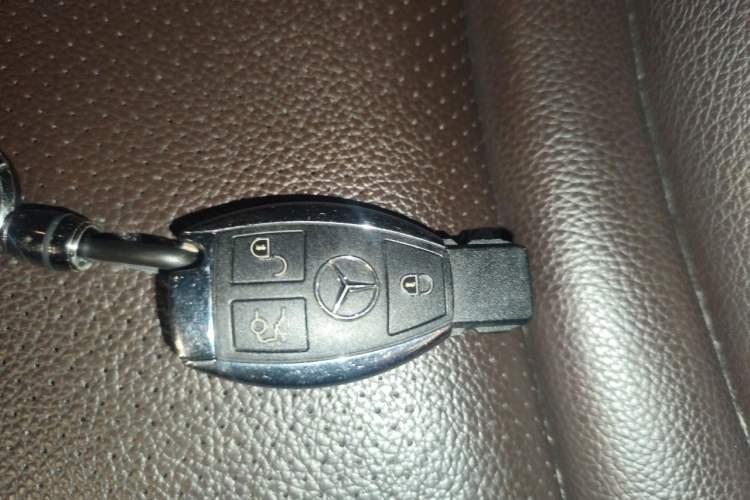 Used Mercedes-Benz GLC 2019 GLC 260 L 4MATIC Luxury Model Vehicle Key
