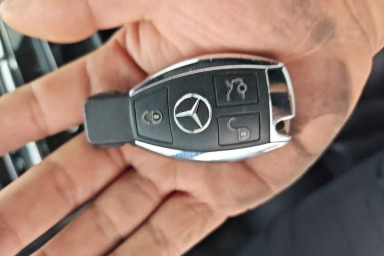 Used Mercedes-Benz GLC 2019 GLC 260 L 4MATIC Dynamic Model Vehicle Key