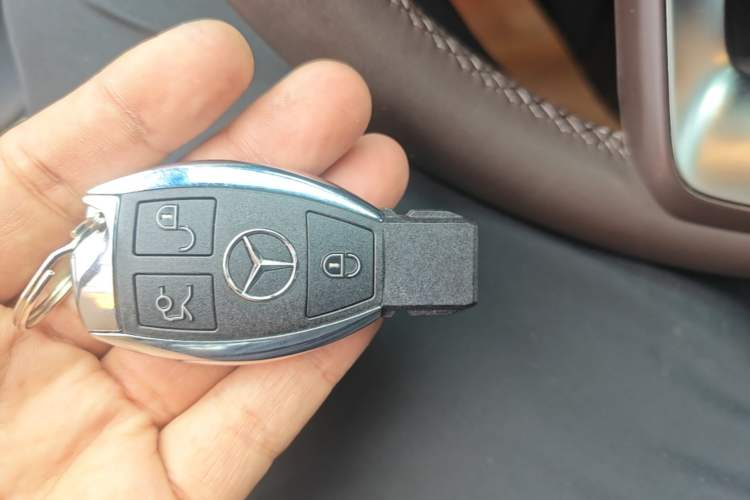 Used Mercedes-Benz GLC 2019 Facelift GLC 260 L 4MATIC Luxury Model Vehicle Key