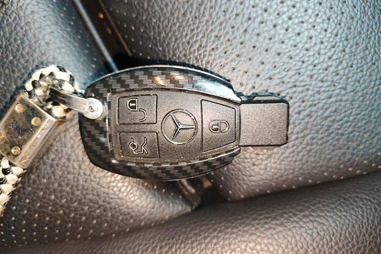 Used Mercedes-Benz GLC 2019 GLC 300 L 4MATIC Dynamic Model Vehicle Key