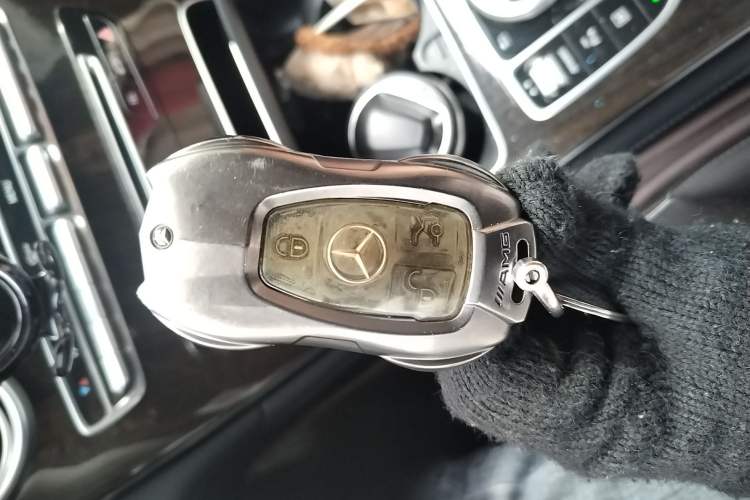 Used Mercedes-Benz GLC 2019 GLC 260 L 4MATIC Dynamic Model Vehicle Key