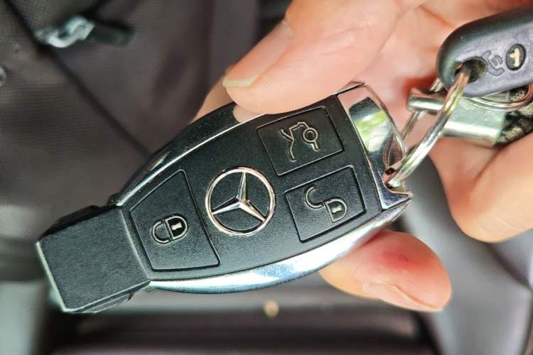 Used Mercedes-Benz GLC 2019 GLC 260 L 4MATIC Dynamic Model Vehicle Key