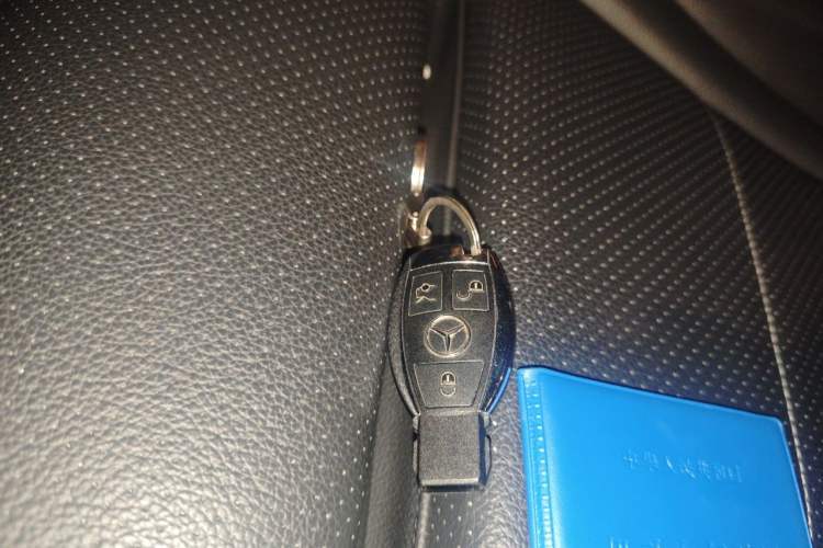 Used Mercedes-Benz GLC 2019 GLC 300 L 4MATIC Dynamic Model Vehicle Key