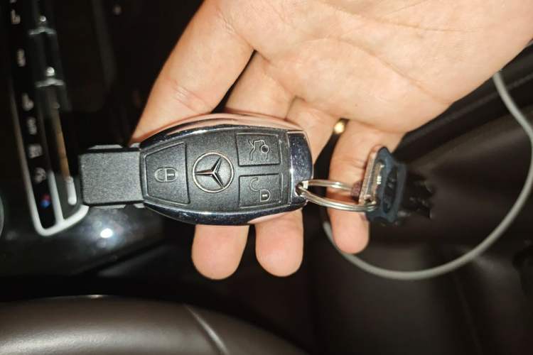 Used Mercedes-Benz GLC 2019 GLC 260 4MATIC Luxury Model Vehicle Key