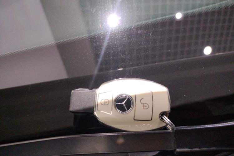 Used Mercedes-Benz GLC 2019 GLC 260 L 4MATIC Dynamic Model Vehicle Key