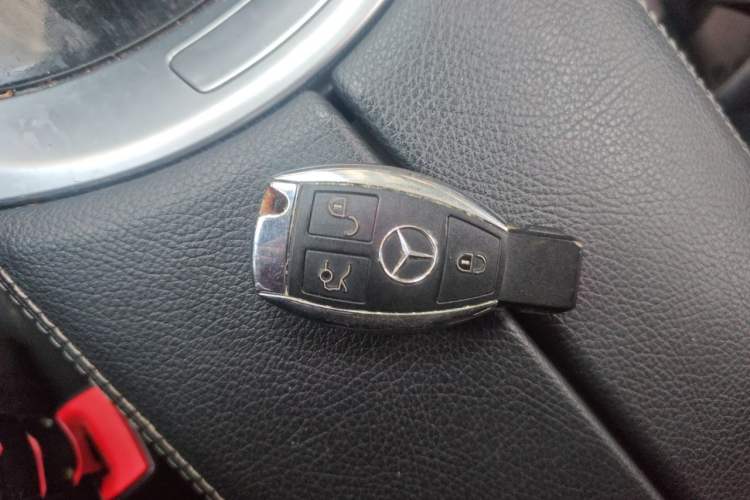 Used Mercedes-Benz GLC 2019 Facelift GLC 260 L 4MATIC Luxury Model Vehicle Key