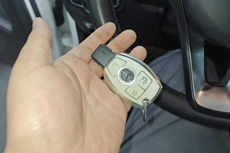 Used Mercedes-Benz GLC 2019 GLC 260 4MATIC Luxury Model Vehicle Key