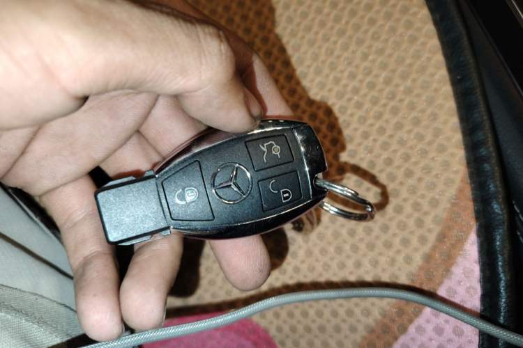 Used Mercedes-Benz GLC 2019 GLC 260 L 4MATIC Dynamic Model Vehicle Key