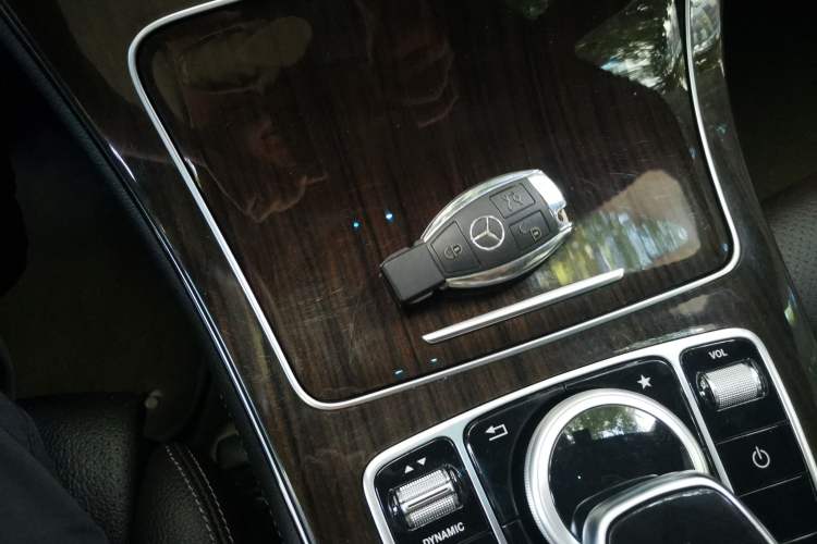 Used Mercedes-Benz GLC 2019 GLC 260 L 4MATIC Dynamic Model Vehicle Key