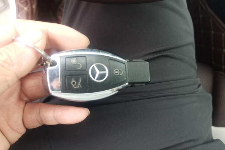 Used Mercedes-Benz GLC 2019 Facelift GLC 260 L 4MATIC Luxury Model Vehicle Key
