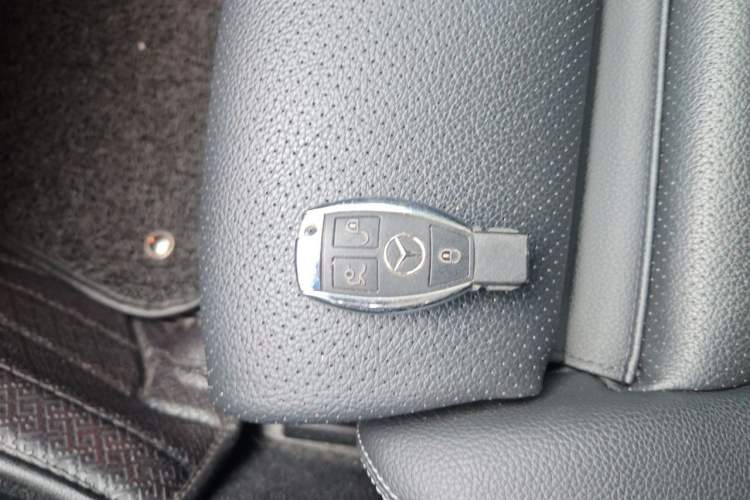 Used Mercedes-Benz GLC 2019 GLC 300 L 4MATIC Dynamic Model Vehicle Key