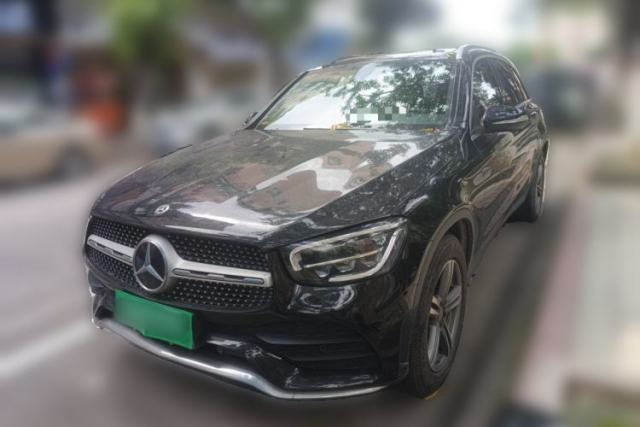 Ojetý Mercedes-Benz GLC 2020 GLC 260 L 4MATIC Luxury Model