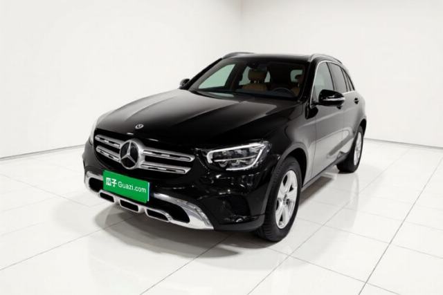 Ojetý Mercedes-Benz GLC 2020 GLC 260 L 4MATIC Dynamic Model