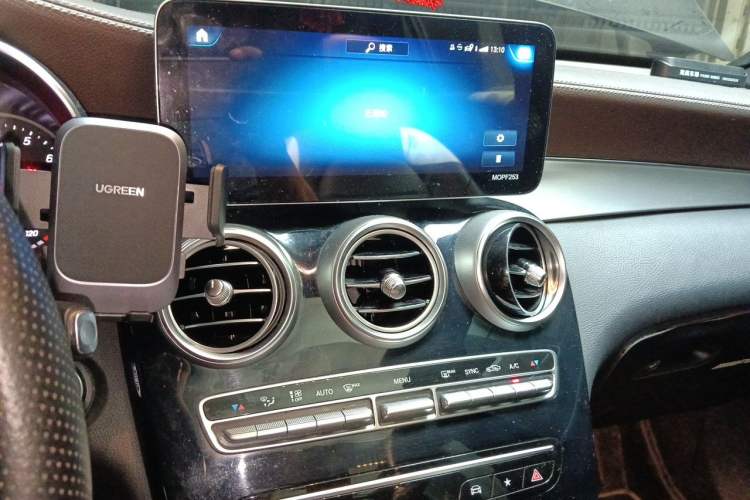 Used Mercedes-Benz GLC 2020 GLC 260 L 4MATIC Dynamic Model Audio And AC Panel