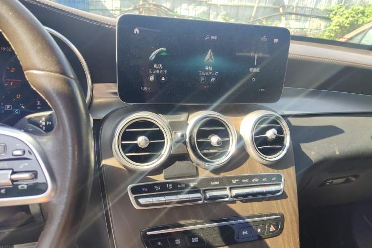 Used Mercedes-Benz GLC 2020 Facelift GLC 260 L 4MATIC Luxury Edition Audio And AC Panel