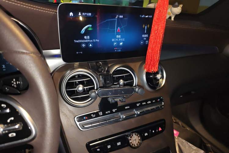 Used Mercedes-Benz GLC 2020 Facelift GLC 260 L 4MATIC Luxury Edition Audio And AC Panel