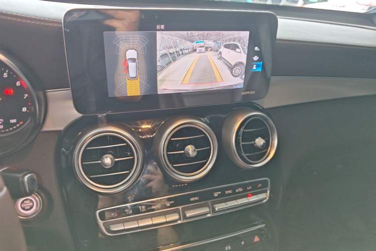 Used Mercedes-Benz GLC 2020 GLC 260 L 4MATIC Dynamic Model Audio And AC Panel
