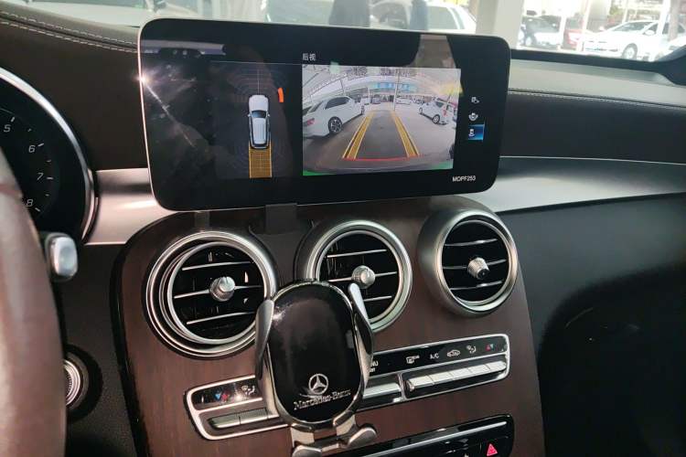 Used Mercedes-Benz GLC 2020 Facelift GLC 300 L 4MATIC Dynamic Edition Audio And AC Panel