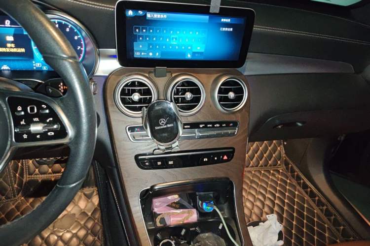 Used Mercedes-Benz GLC 2020 GLC 300 L 4MATIC Dynamic Edition Audio And AC Panel