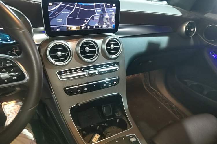 Used Mercedes-Benz GLC 2020 GLC 260 L 4MATIC Luxury Model Audio And AC Panel
