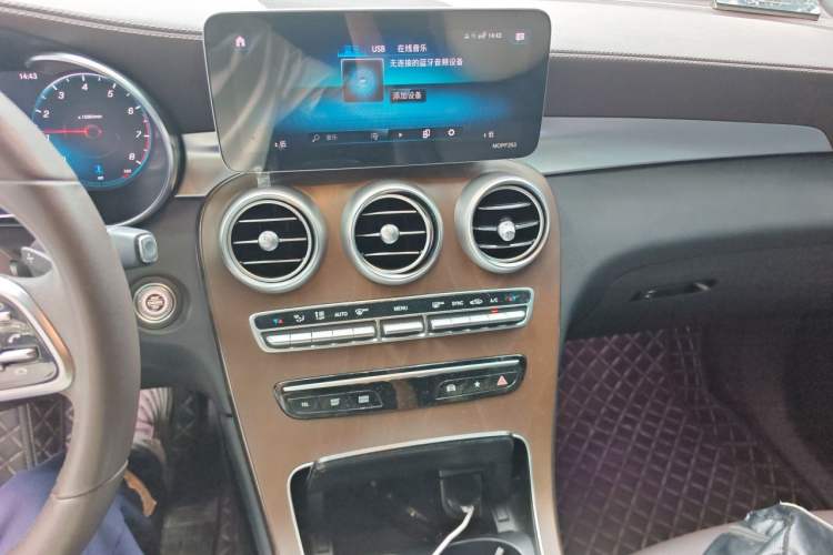 Used Mercedes-Benz GLC 2020 GLC 300 L 4MATIC Dynamic Edition Audio And AC Panel