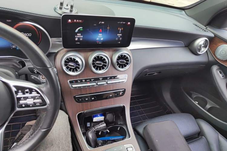 Used Mercedes-Benz GLC 2020 Facelift GLC 300 L 4MATIC Dynamic Edition Audio And AC Panel