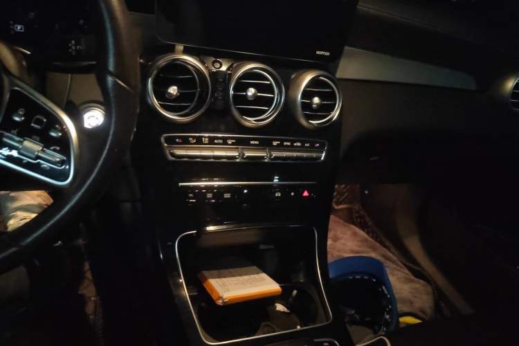 Used Mercedes-Benz GLC 2020 GLC 260 L 4MATIC Dynamic Model Audio And AC Panel