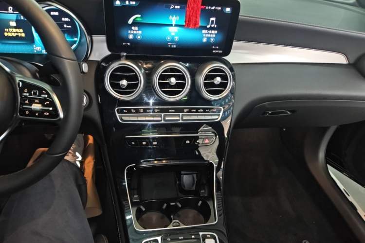 Used Mercedes-Benz GLC 2020 Facelifted GLC 260 L 4MATIC Dynamic Edition Audio And AC Panel