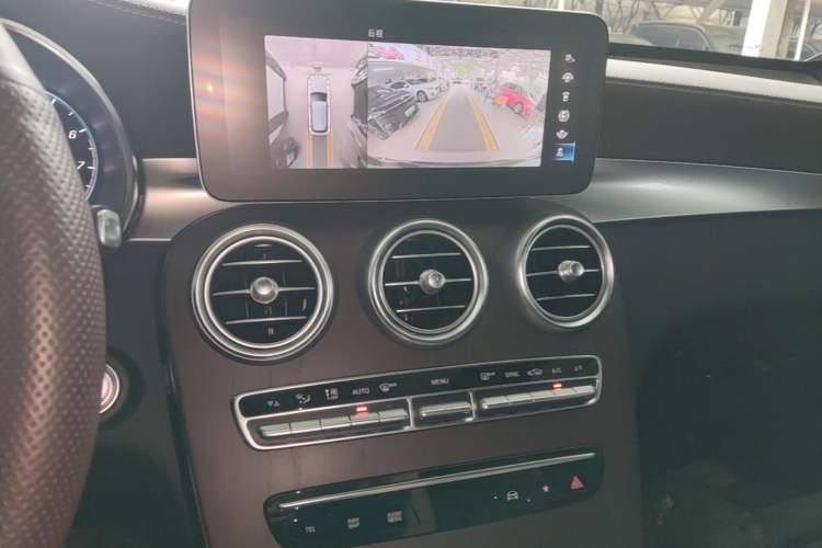 Used Mercedes-Benz GLC 2020 Facelift GLC 260 L 4MATIC Luxury Edition Audio And AC Panel