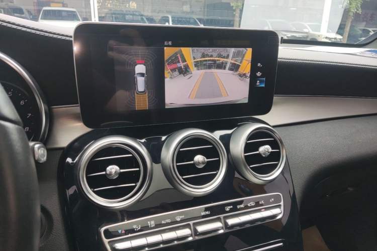 Used Mercedes-Benz GLC 2020 GLC 260 L 4MATIC Dynamic Model Audio And AC Panel