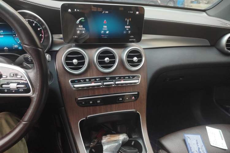Used Mercedes-Benz GLC 2020 GLC 300 L 4MATIC Luxury Model Audio And AC Panel