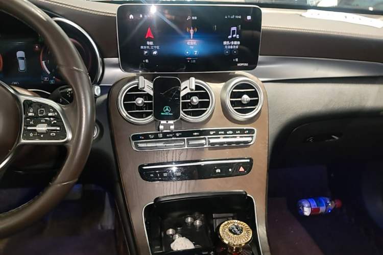 Used Mercedes-Benz GLC 2020 GLC 300 L 4MATIC Dynamic Edition Audio And AC Panel