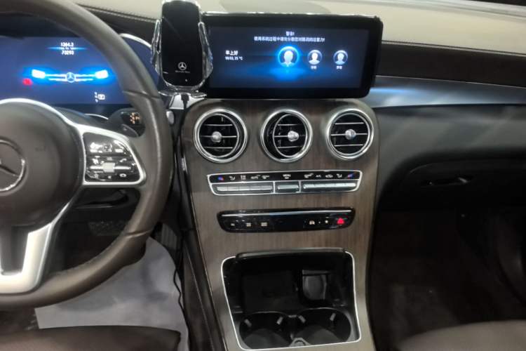 Used Mercedes-Benz GLC 2020 GLC 300 L 4MATIC Luxury Model Audio And AC Panel