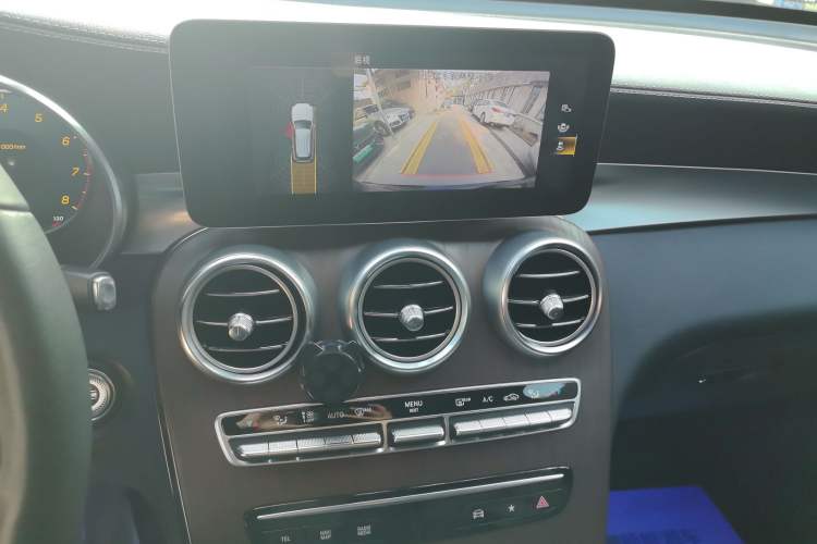Used Mercedes-Benz GLC 2020 Facelift GLC 300 L 4MATIC Dynamic Edition Audio And AC Panel