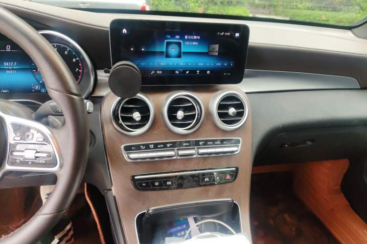Used Mercedes-Benz GLC 2020 GLC 300 L 4MATIC Dynamic Edition Audio And AC Panel