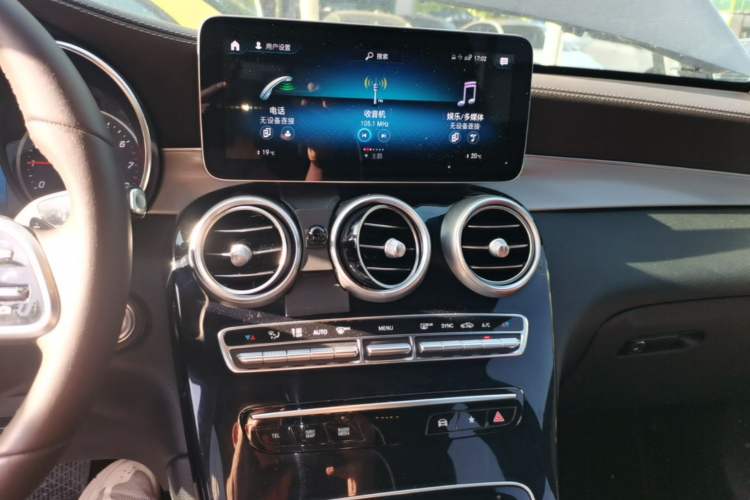 Used Mercedes-Benz GLC 2020 GLC 260 L 4MATIC Dynamic Model Audio And AC Panel