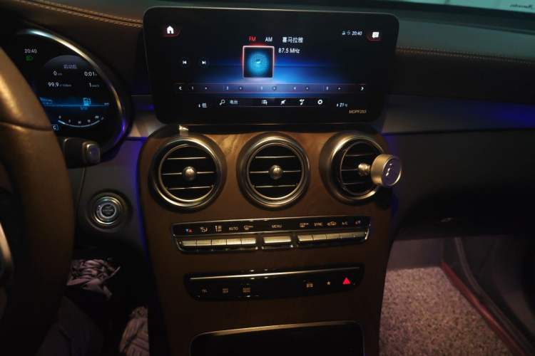 Used Mercedes-Benz GLC 2020 Facelift GLC 260 L 4MATIC Luxury Edition Audio And AC Panel