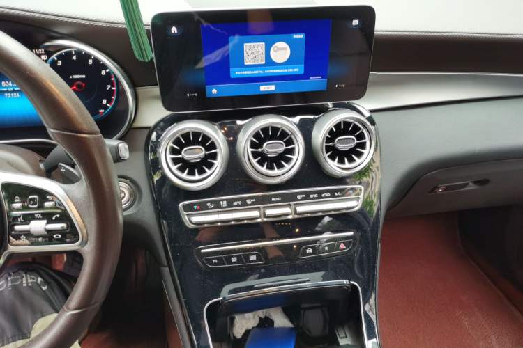 Used Mercedes-Benz GLC 2020 Facelift GLC 260 L 4MATIC Luxury Edition Audio And AC Panel