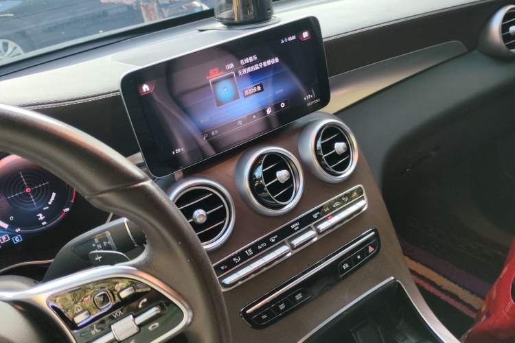 Used Mercedes-Benz GLC 2020 Facelift GLC 300 L 4MATIC Dynamic Edition Audio And AC Panel