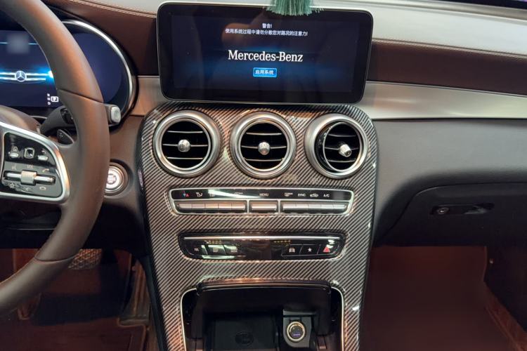 Used Mercedes-Benz GLC 2020 Facelifted GLC 260 L 4MATIC Dynamic Edition Audio And AC Panel