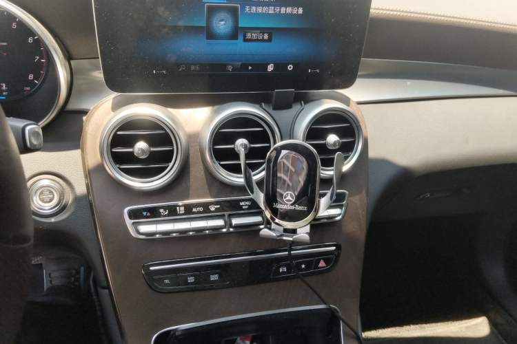 Used Mercedes-Benz GLC 2020 Facelift GLC 260 L 4MATIC Luxury Edition Audio And AC Panel
