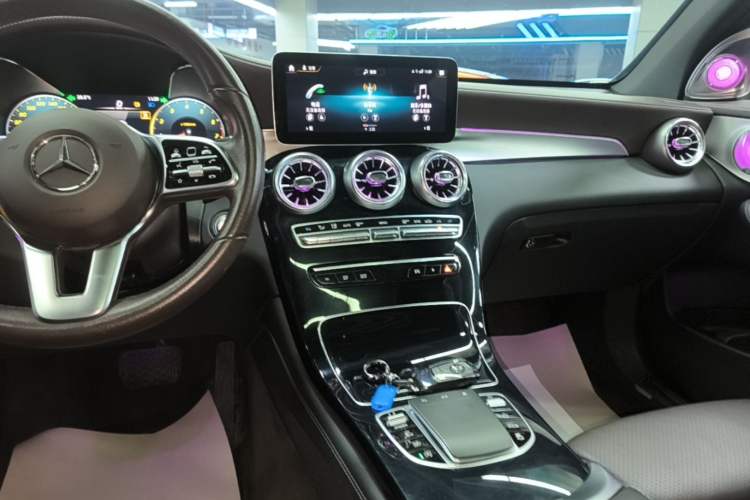Used Mercedes-Benz GLC 2020 Facelifted GLC 260 L 4MATIC Dynamic Edition Audio And AC Panel