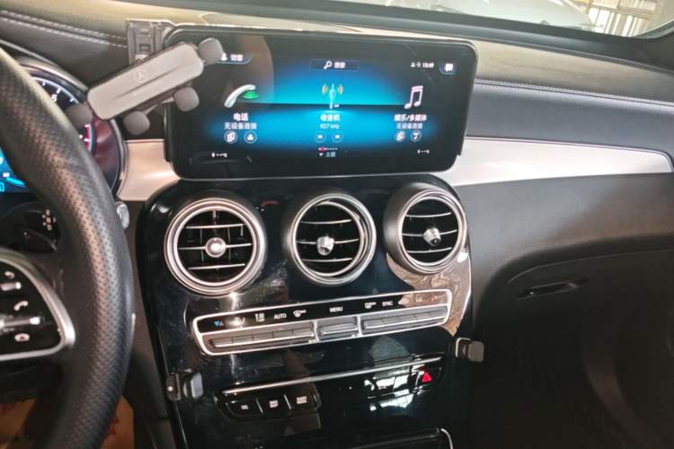 Used Mercedes-Benz GLC 2020 Facelifted GLC 260 L 4MATIC Dynamic Edition Audio And AC Panel