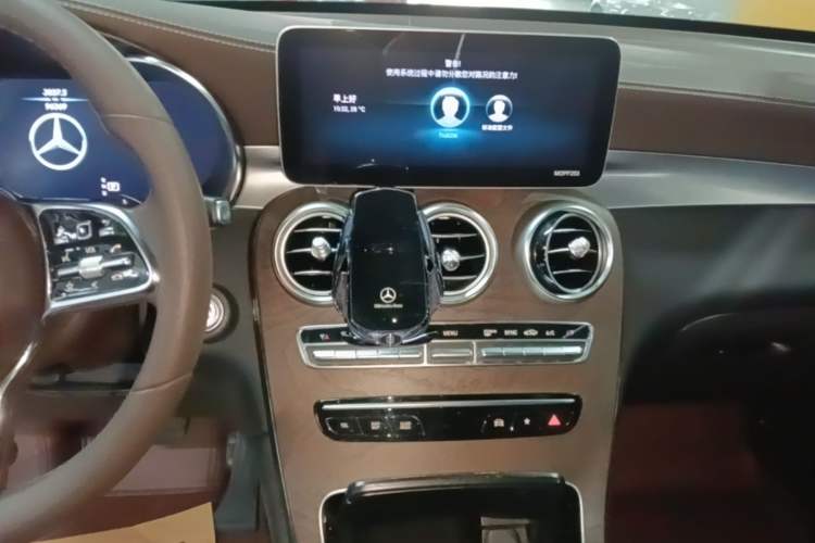 Used Mercedes-Benz GLC 2020 GLC 260 L 4MATIC Luxury Model Audio And AC Panel