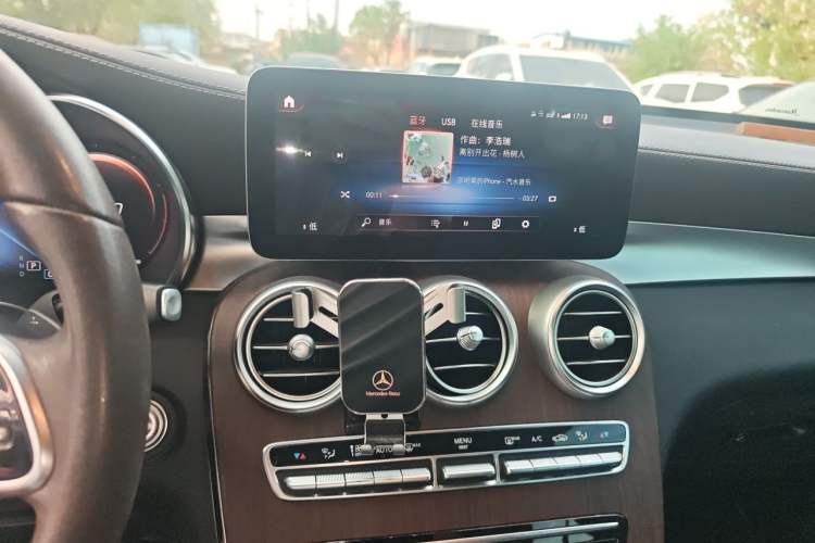 Used Mercedes-Benz GLC 2020 Facelifted GLC 300 L 4MATIC Luxury Edition Audio And AC Panel