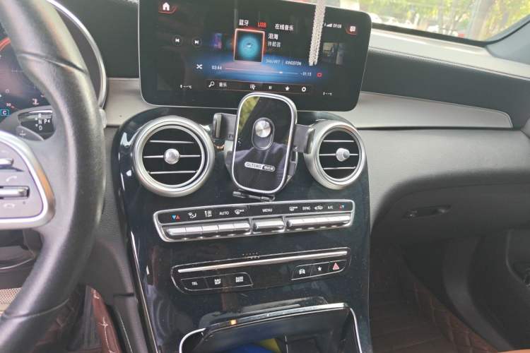 Used Mercedes-Benz GLC 2020 Facelifted GLC 260 L 4MATIC Dynamic Edition Audio And AC Panel